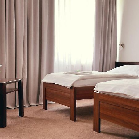 Hotel Merkur - Jablonec Nad Nisou Dış mekan fotoğraf