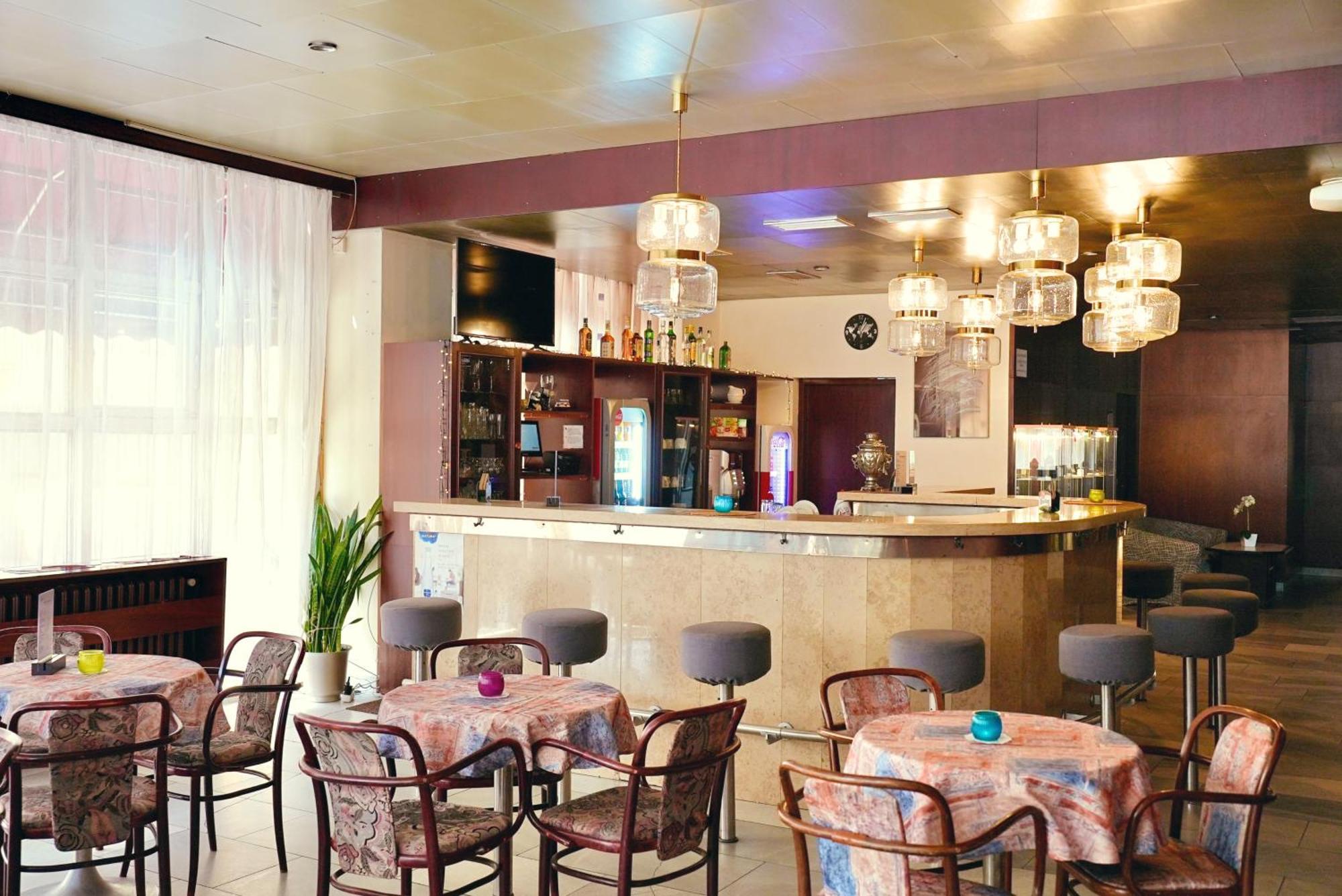 Hotel Merkur - Jablonec Nad Nisou Dış mekan fotoğraf