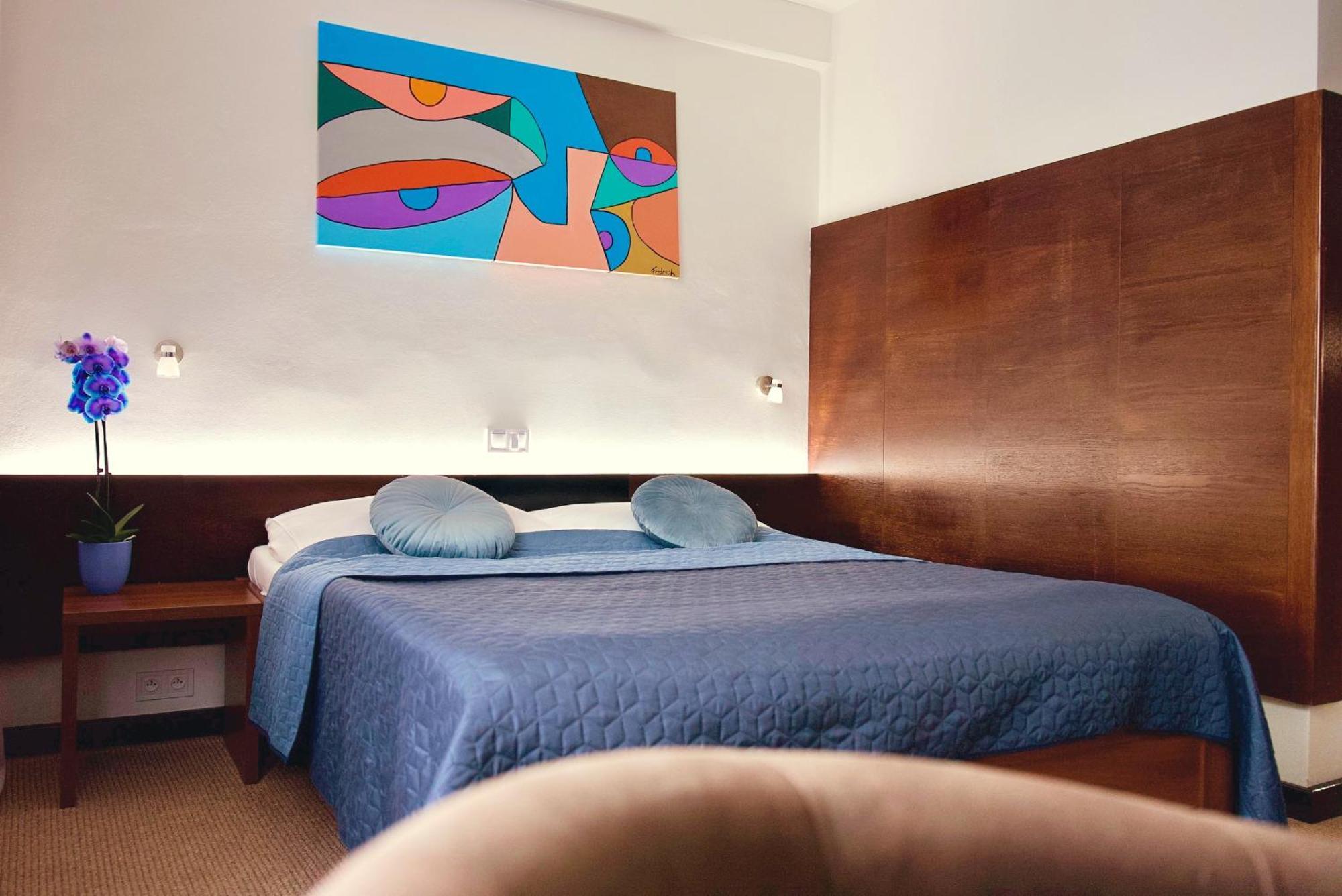 Hotel Merkur - Jablonec Nad Nisou Dış mekan fotoğraf
