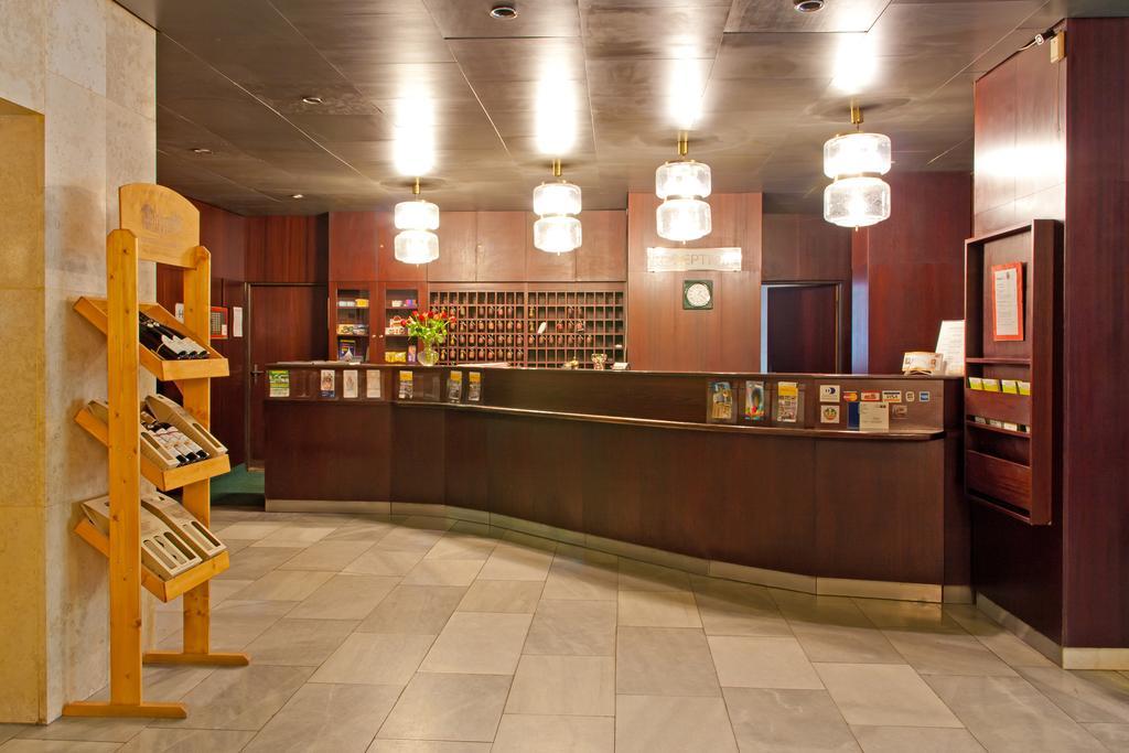 Hotel Merkur - Jablonec Nad Nisou Dış mekan fotoğraf