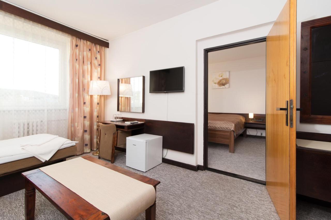 Hotel Merkur - Jablonec Nad Nisou Dış mekan fotoğraf